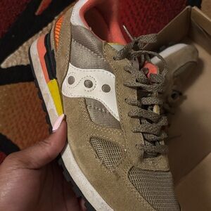Saucony Men's Beige and White Sneakers